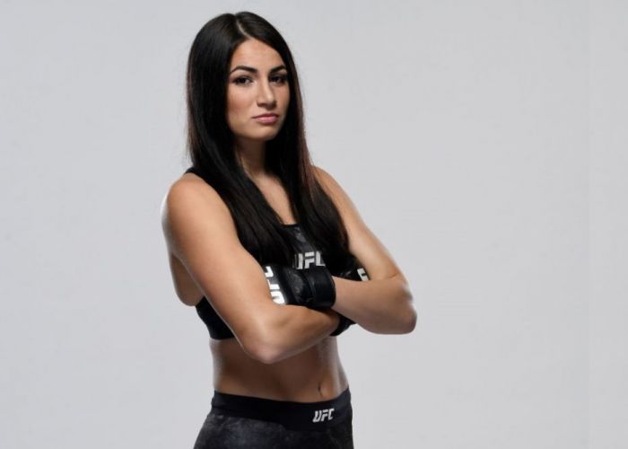 Diana Belbiță, relaxare la piscină înainte de un nou meci în UFC