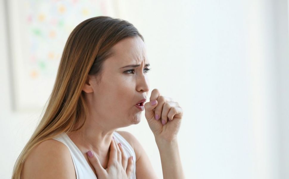5 motive pentru care te doare spatele atunci când respiri