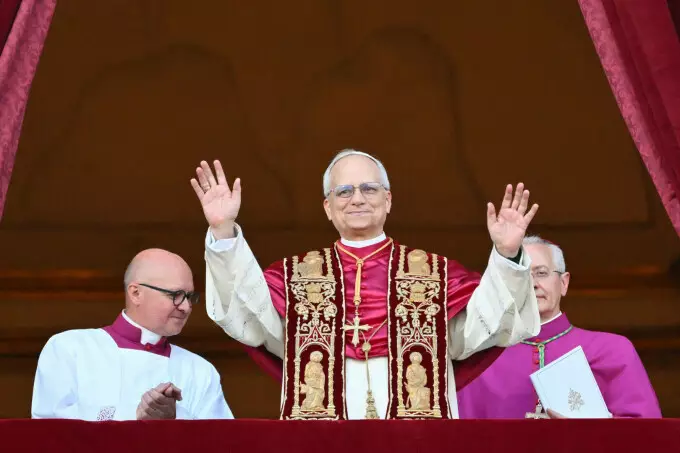 Cardinalul Robert Francis Prevost a fost ales noul Papă. Este primul american ales Suveran Pontif