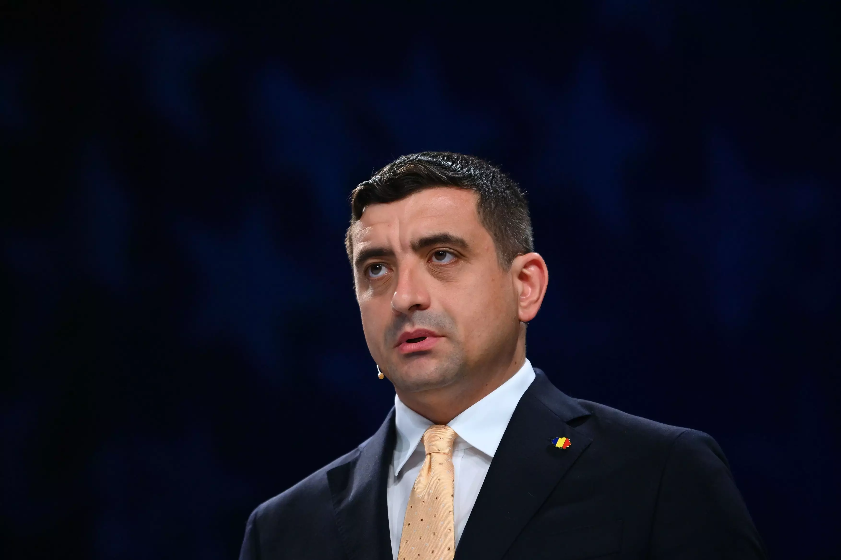 &bdquo;Guvernul a &icirc;nceput să fure!&rdquo;. &bdquo;Unionistul&rdquo; George Simion acuză fraudarea votului &icirc;n Republica Moldova, unde are interdicție