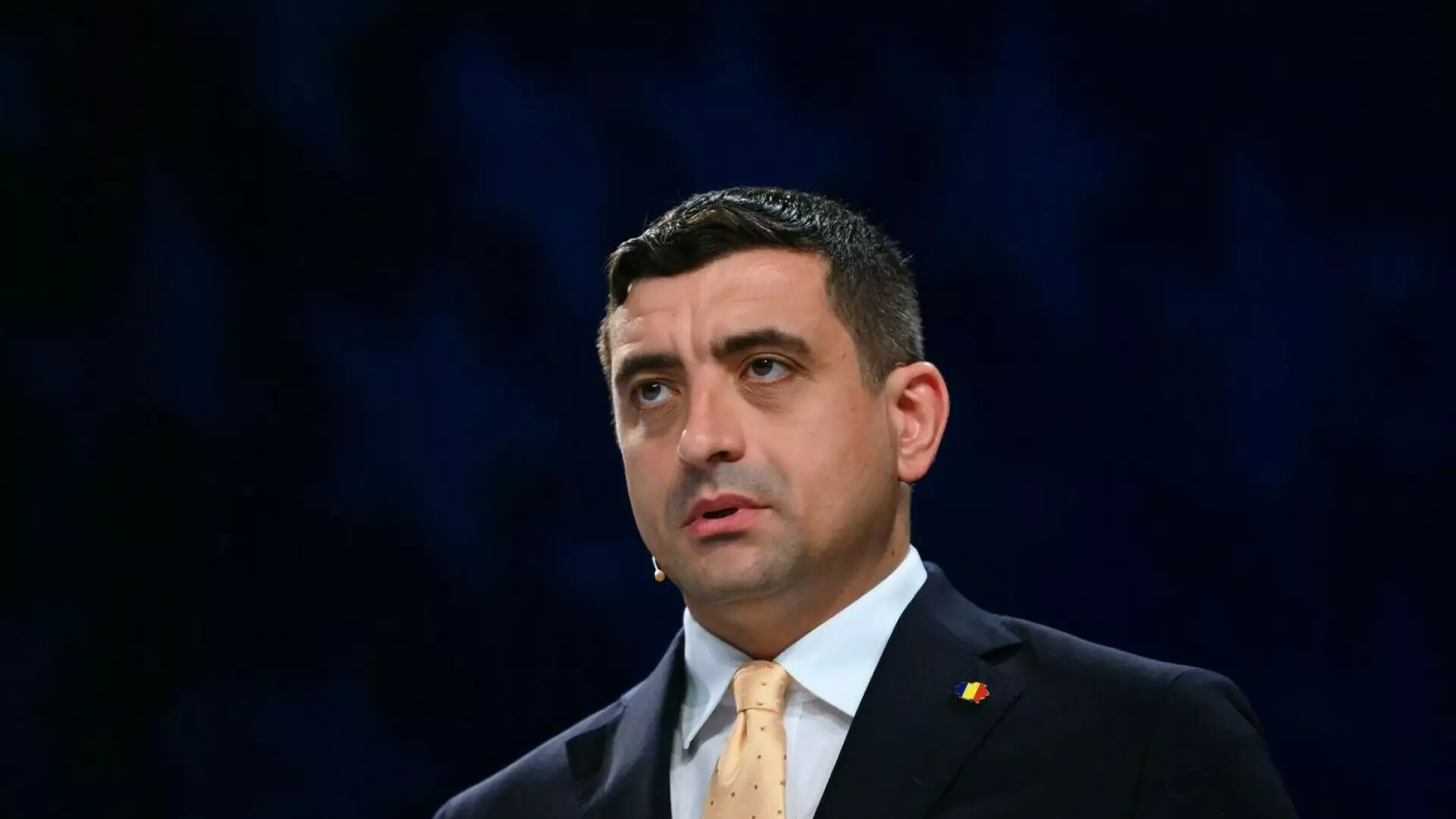 George Simion și-a &icirc;nchis contul de TikTok cu o zi &icirc;nainte de deschiderea urnelor &icirc;n Rom&acirc;nia. Ce a anunțat pe Facebook