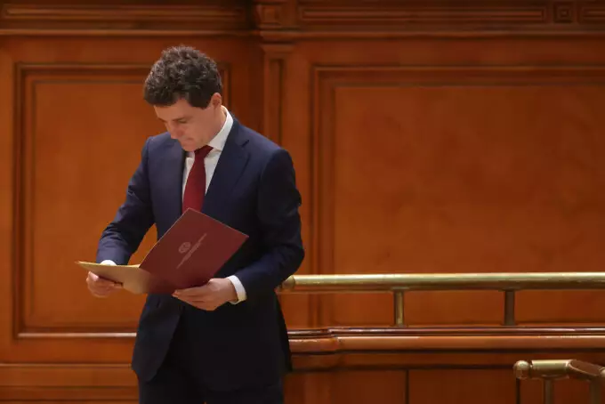 Nicușor Dan a &icirc;nceput consultările cu partidele. &bdquo;Sunt nişte locuri de unde putem să tăiem din cheltuielile statului&rdquo;