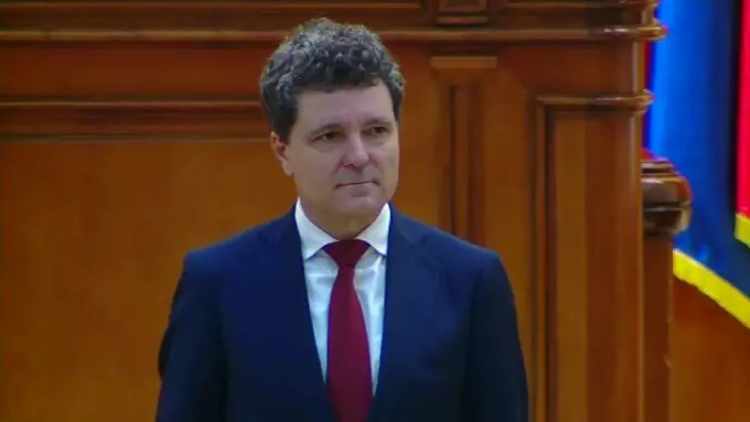 Nicuşor Dan, despre decizia CCR: &bdquo;Dacă legea interzice ANI să publice, o să o public pe pagina Preşedinţiei, nu e o problemă&rdquo;