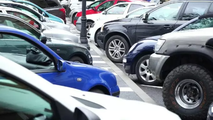 Suspendarea programului Rabla lasă zeci de mii de rom&acirc;ni cu banii dați și fără mașinile rezervate. &bdquo;Ne-am bătut joc de voi&rdquo;