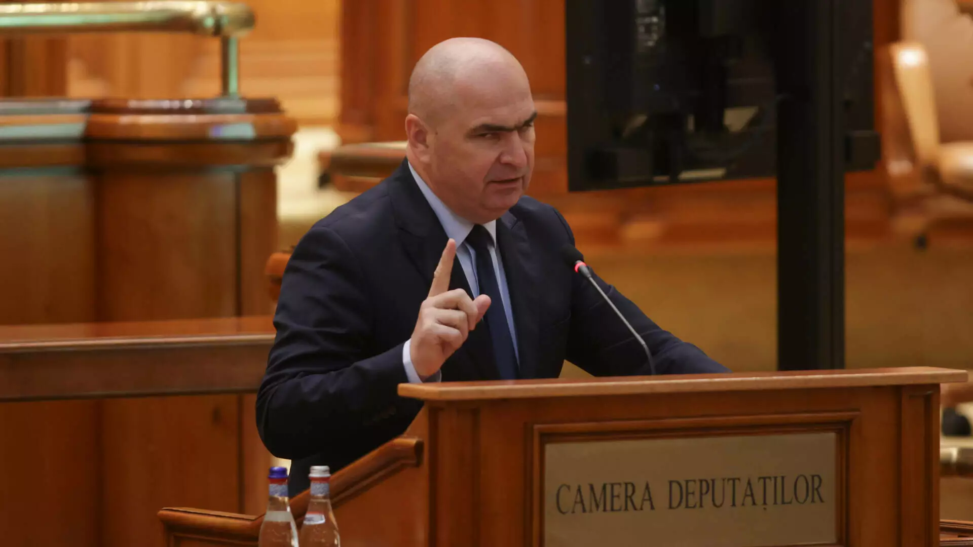 Un fost ministru PSD afirmă că va vota o moţiune de cenzuă &icirc;mpotriva Guvernului dacă se opresc lucrările la autostrăzi