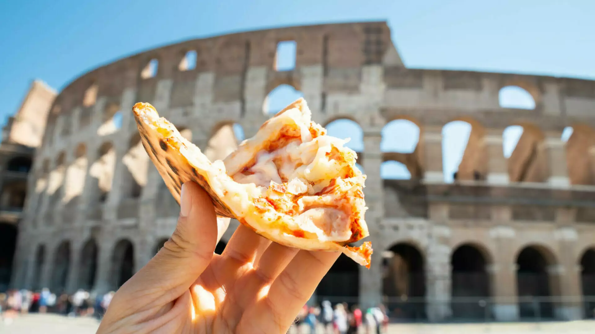 Un restaurant din Italia cere bani &icirc;n plus pentru fiecare ingredient scos din pizza comandată. &rdquo;Trist și rușinos&rdquo;