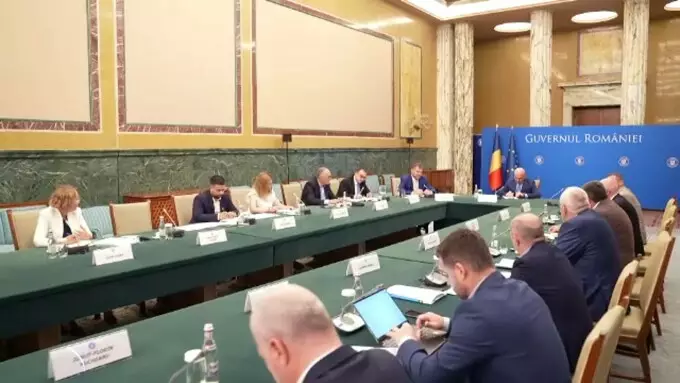 Guvernul țintește cele mai mari salarii de la stat. Cu c&acirc;t ar putea scădea lefurile șefilor ASF, ANRE și ANCOM