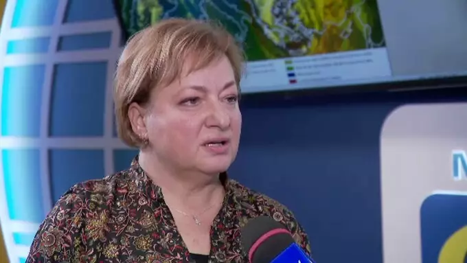 O șefă ANM explică de ce a fost necesar codul roșu de ploi pentru București. &Icirc;n 20 de ore a plouat c&acirc;t pentru o lună