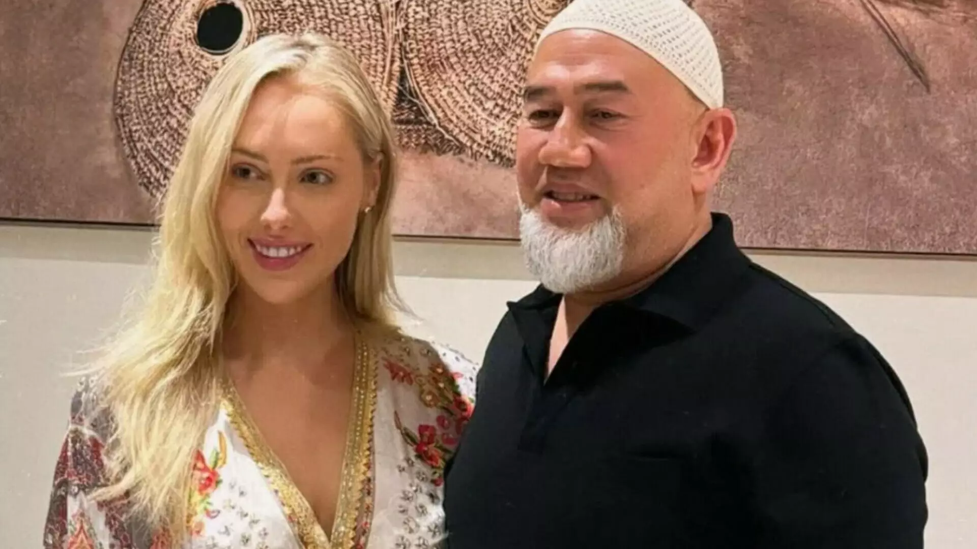 Cum a aflat o c&acirc;ntăreață americană că s-a căsătorit fără să știe cu un sultan malaezian. &rdquo;Merit un divorț ca la carte&rdquo;