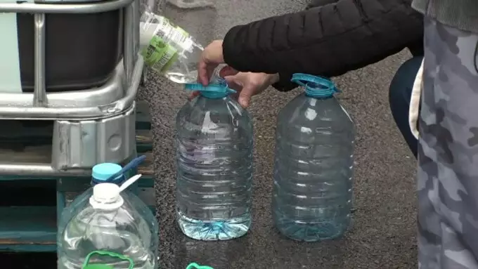 A &icirc;nceput să curgă apa la robinetele locuitorilor din Prahova și D&acirc;mbovița, &icirc;nsă poate fi folosită doar la toalete