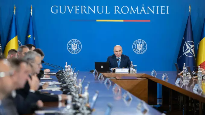 &bdquo;Cadou&rdquo; de la &bdquo;moș&rdquo; Bolojan pentru buget, nu pentru bugetari. Guvernul pregătește &icirc;nghețarea salariilor și &icirc;n 2026