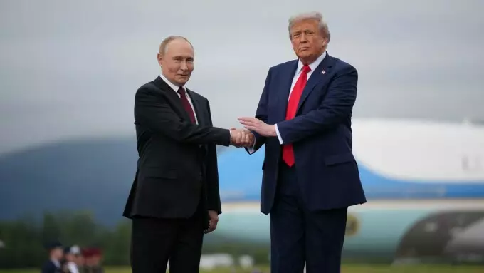 Istoric: &bdquo;Avem de-a face cu un soi de complot geopolitic americano-rus. Miza este re&icirc;mpărțirea Europei &icirc;n sfere de influență