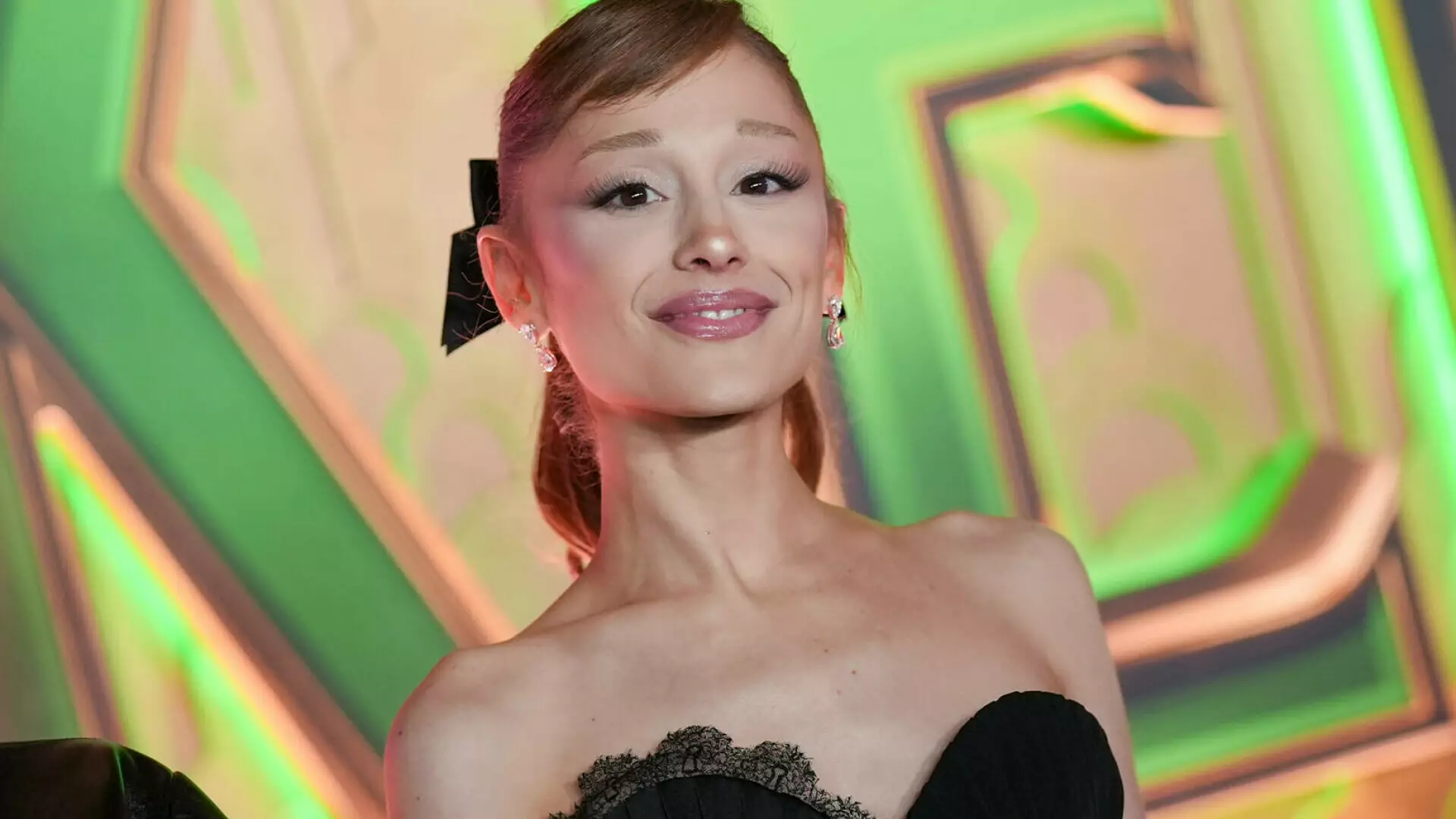 Transformarea incredibilă a Arianei Grande. Cum arată acum vedeta. Fanii sunt &icirc;ngrijorați. GALERIE FOTO