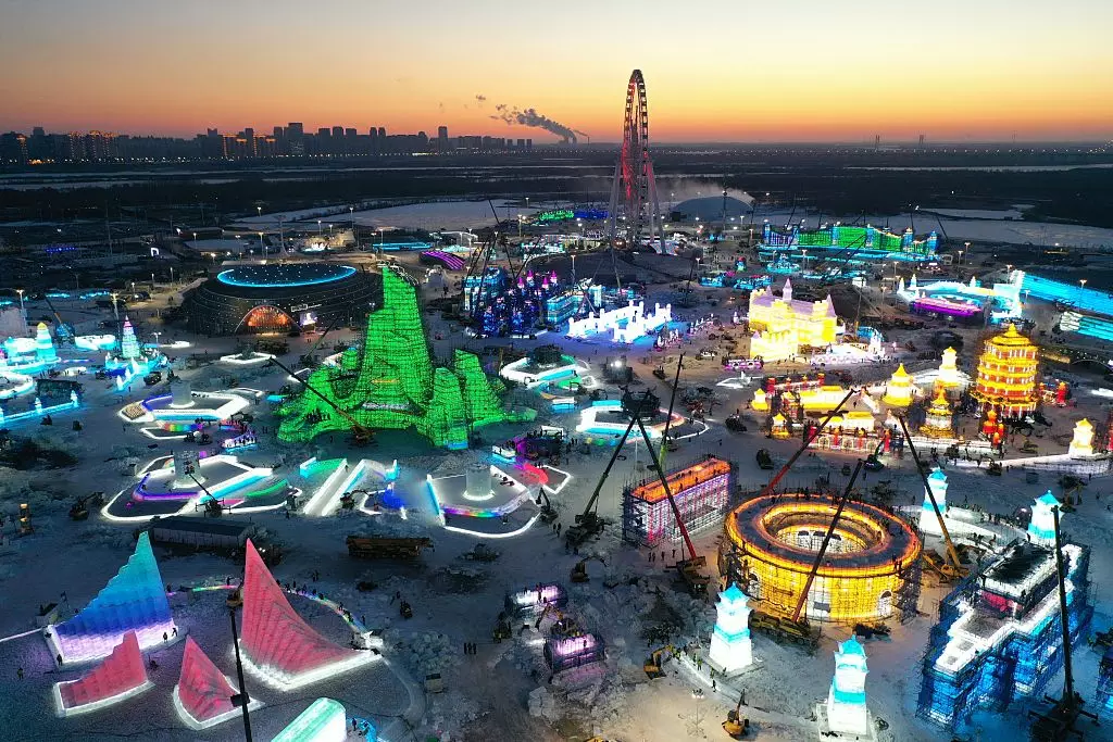 Unde se deschide cel mai mare parc tematic de iarnă din lume. Orașul de gheață &icirc;și așteaptă vizitatorii