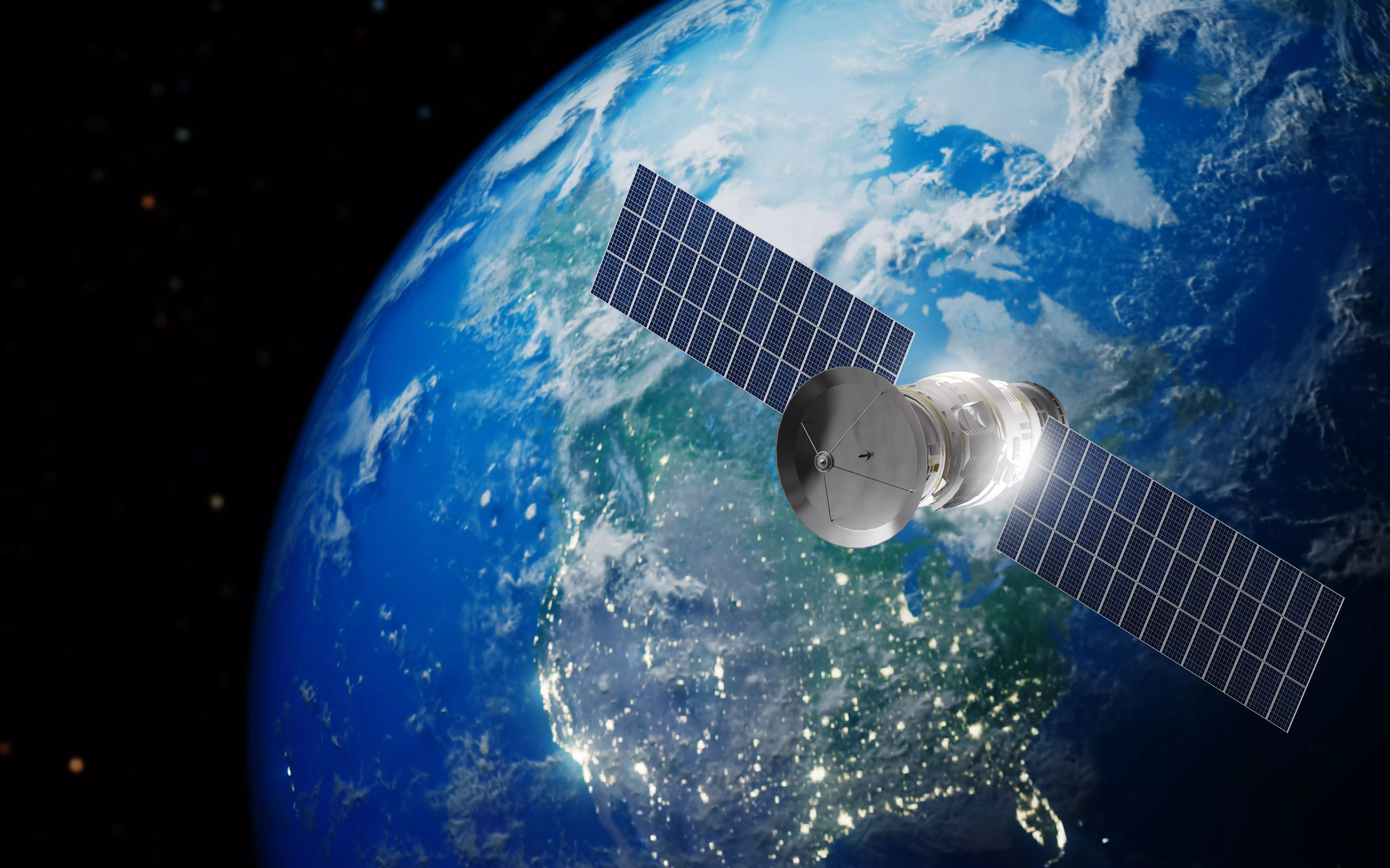 Un satelit Starlink s-a desprins de pe orbită şi cade pe Păm&acirc;nt. Compania spune că s-a produs o &bdquo;anomalie&rdquo;