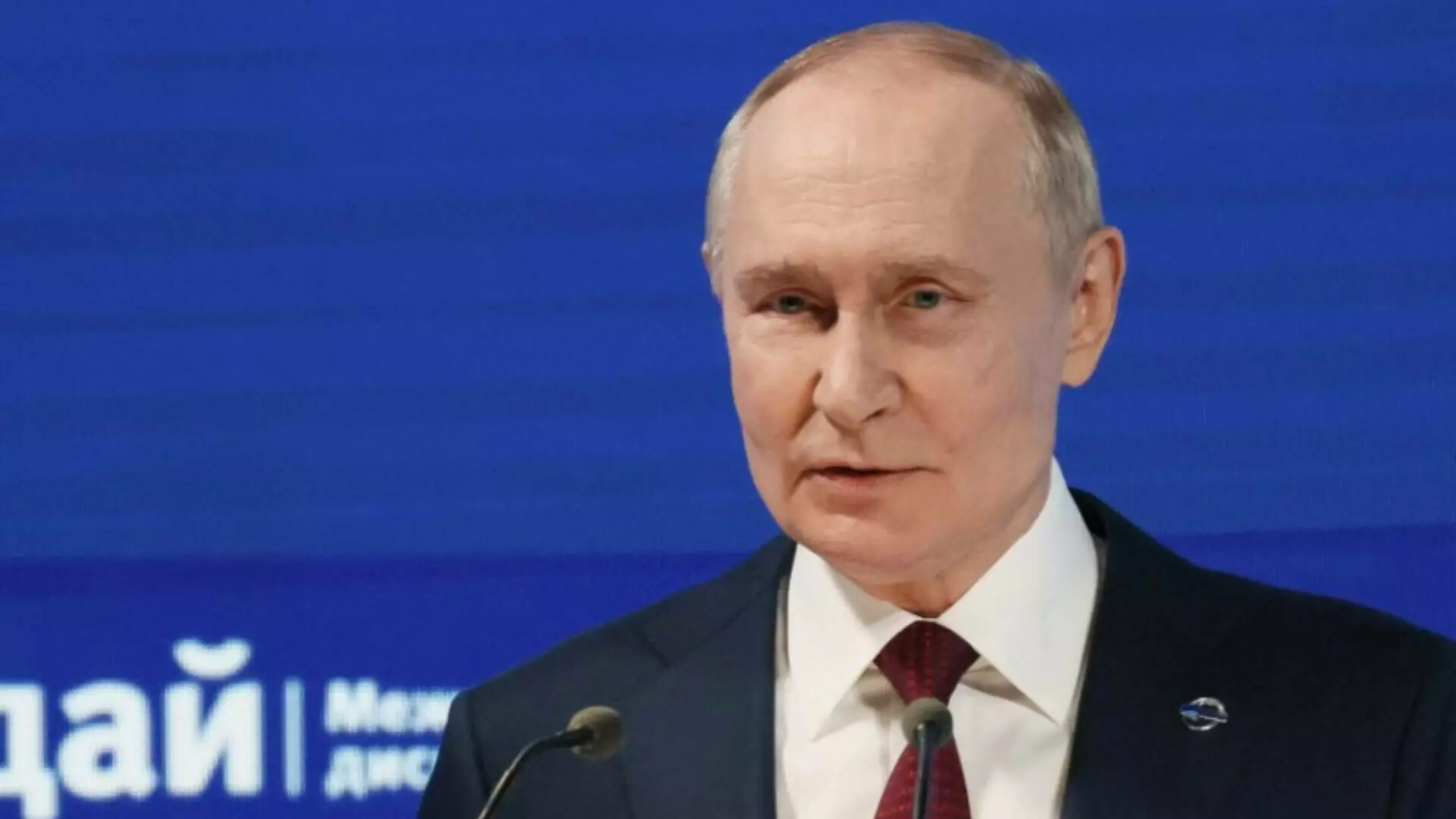 Vladimir Putin ameninţă cu forţa dacă Ucraina nu acceptă pacea. Kremlinul spune că obiectivele militare vor fi atinse oricum