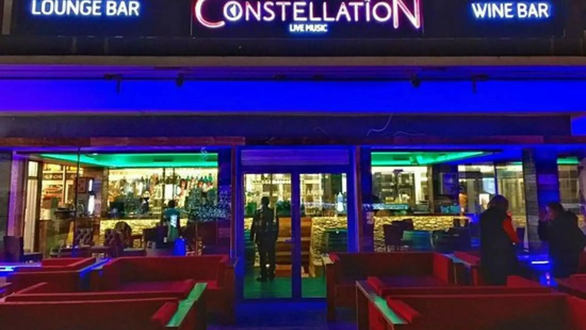 Tragedia din Elveția: Peste 140 de morți și răniți. &bdquo;Un ospătar s-a urcat pe umerii altui ospătar. Ţinea &icirc;n m&acirc;ini o lum&acirc;nare&rdquo;