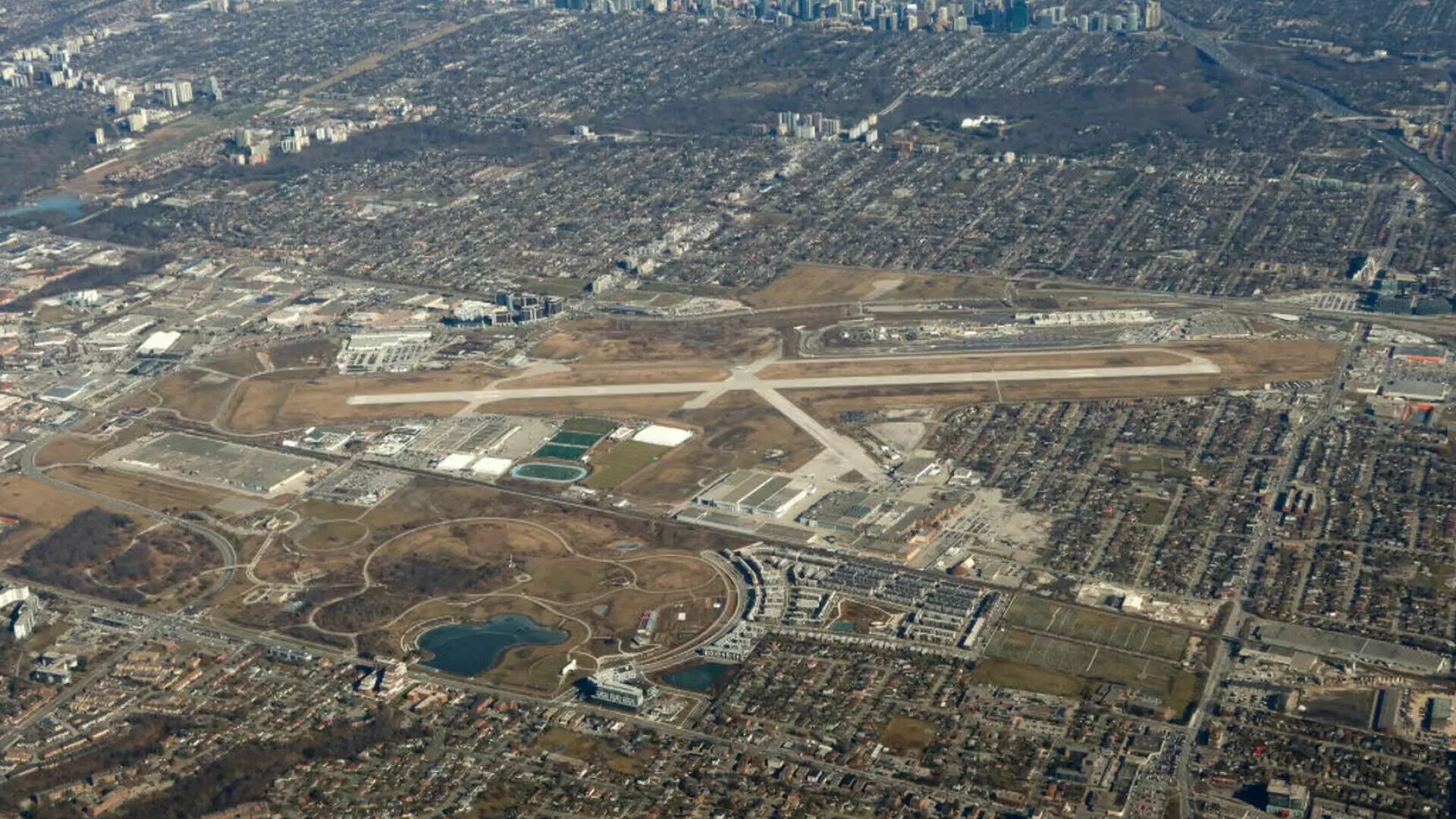 Un aeroport abandonat va fi transformat într-un oraș de 21 miliarde de dolari. Ar putea găzdui până la 83.500 de locuitori