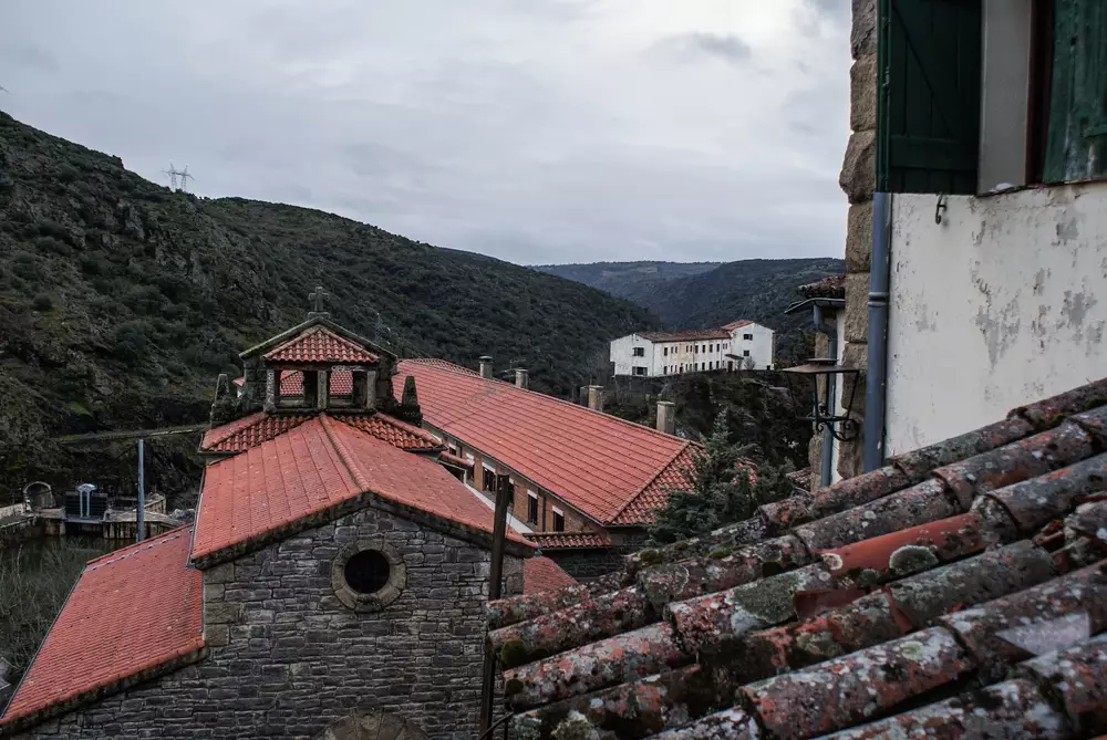 Un bărbat a cumpărat un sat abandonat din Spania cu 310.000 de euro. Ce planuri are cu el: „M-am îndrăgostit”