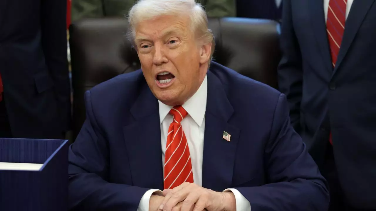 Trump anunță desecretizarea dosarelor despre extratereștri și îl acuză pe Obama că a divulgat informații „clasificate”