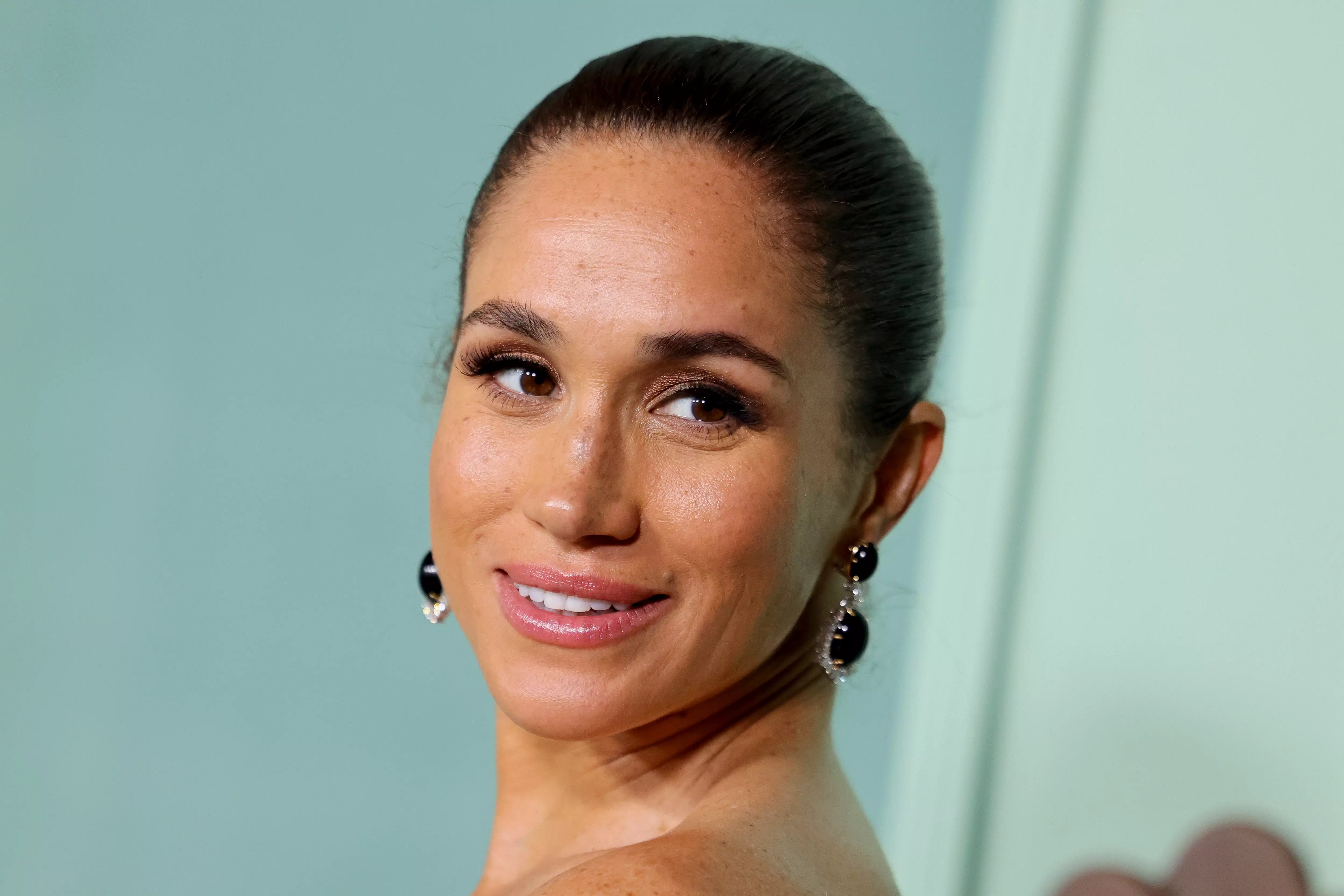 Meghan Markle şi Netflix au încheiat parteneriatul. Imagini spectaculoase cu Ducesa de Sussex | GALERIE FOTO