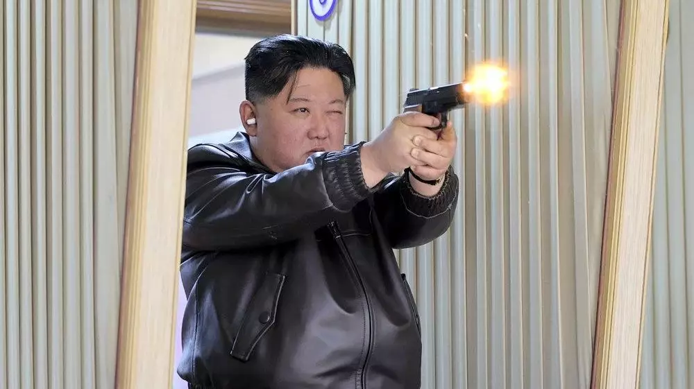 Moștenitoarea Coreei de Nord, fotografiată trăgând cu pistolul. Kim Ju Ae, asortată cu Kim Jong Un |GALERIE FOTO