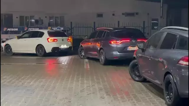 Nemulțumiți de scumpirea carburanților, zeci de șoferi din Pitești au organizat un protest. Mulți au fost amendați