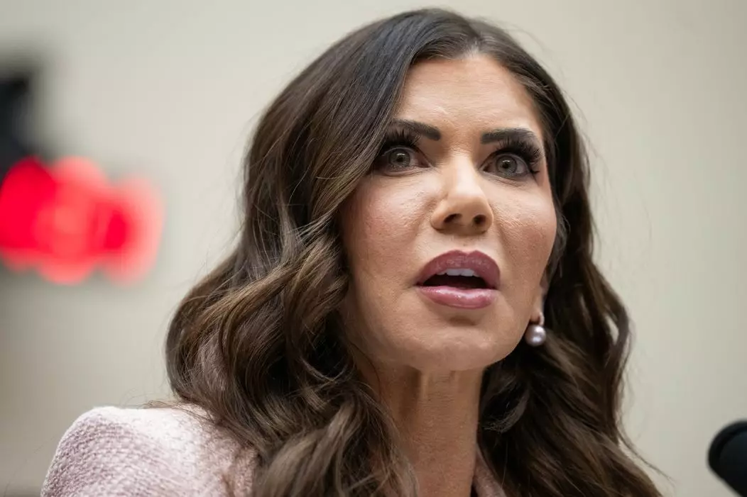 Kristi Noem, prima reacție după ce s-a aflat că soțul ei e travestit și trăiește o viață dublă. Pozele șocante