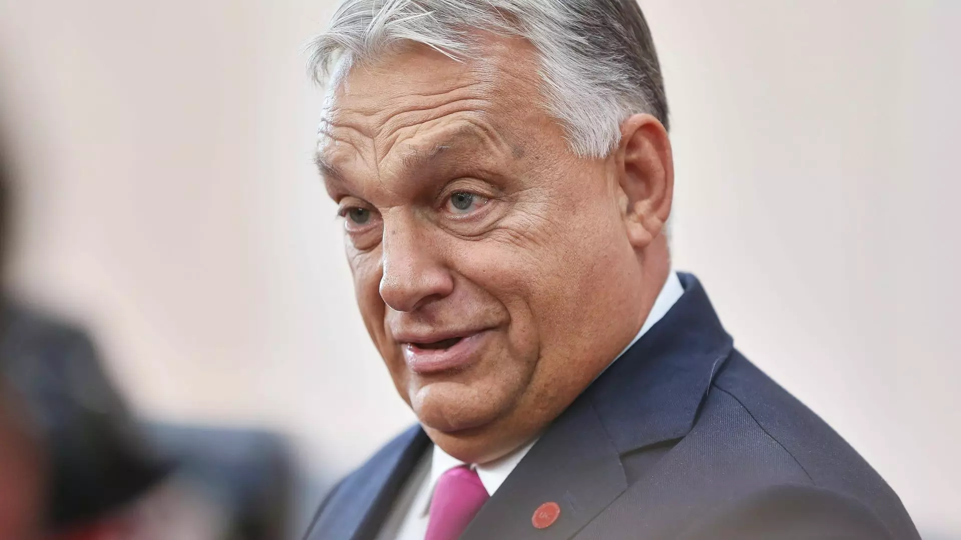 Aliații lui Orbán se grăbesc să își mute averile din Ungaria cu avioane private. Lista țărilor unde și-ar ascunde miliardele