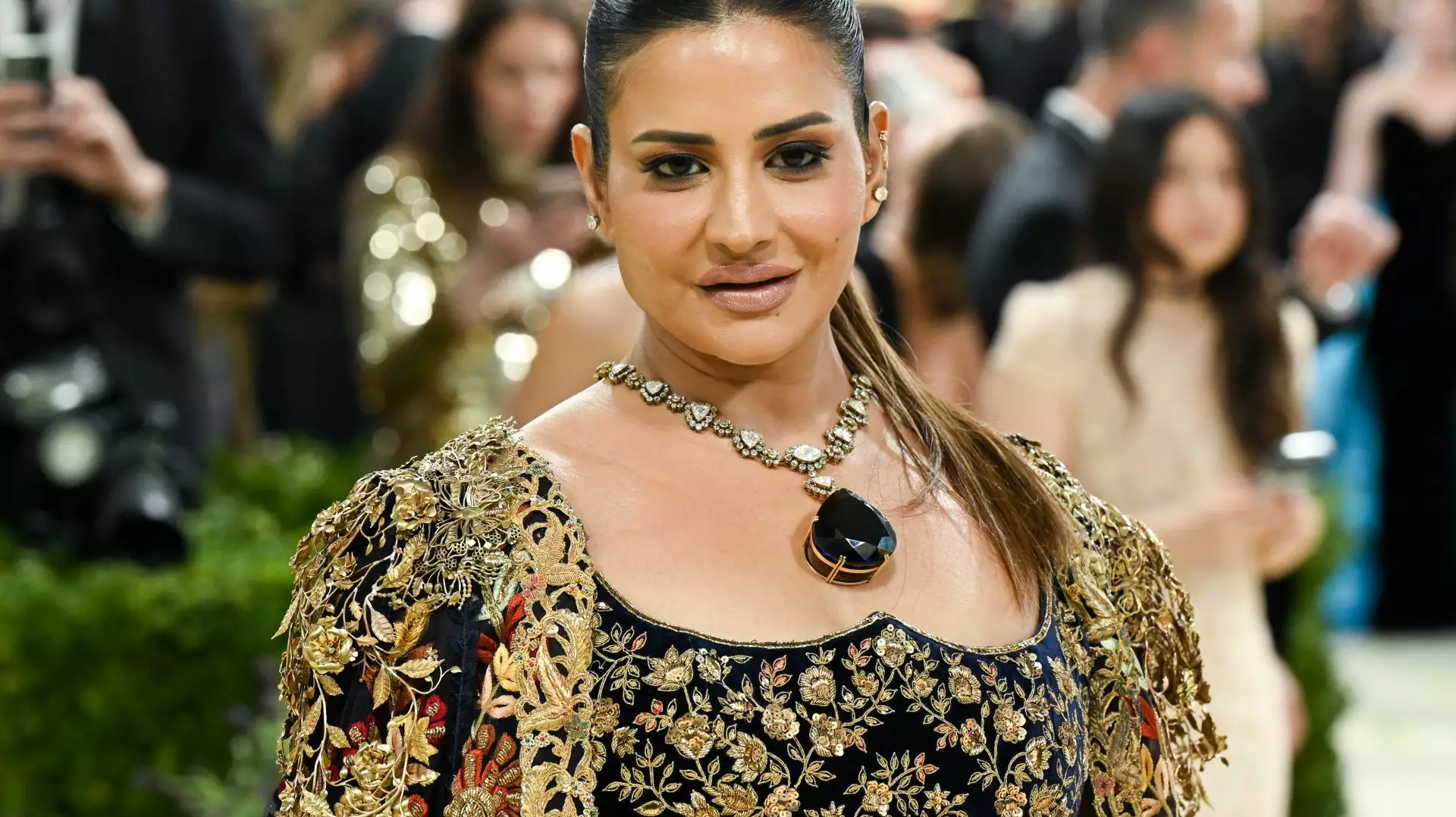 O indiancă miliardară a atras toate privirile la Met Gala 2026. A purtat un colier de 15 milioane de dolari | GALERIE FOTO