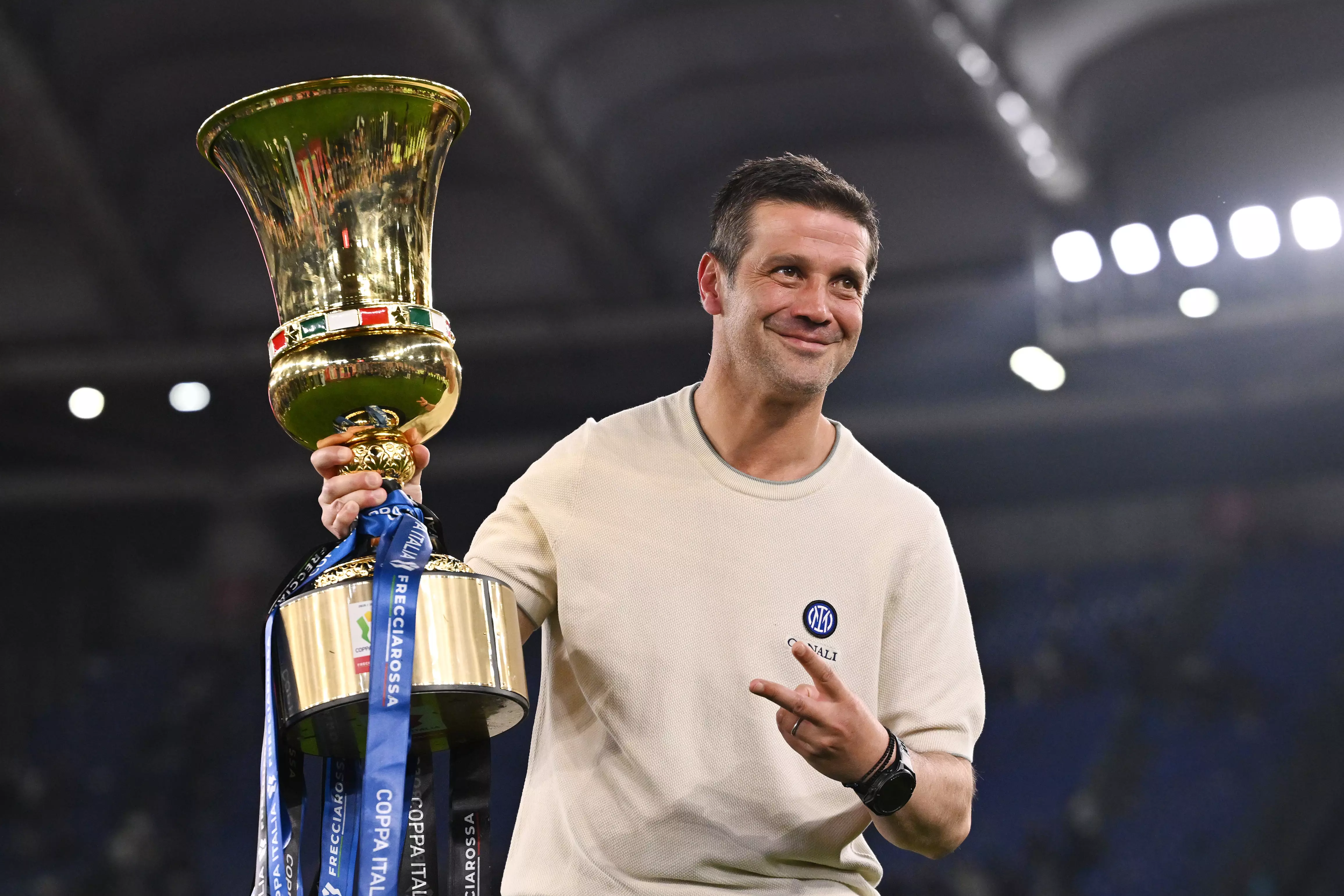 Ce salariu are Cristi Chivu la Inter Milano. Italienii au spus câți bani îi intră în cont după prelungirea contractului
