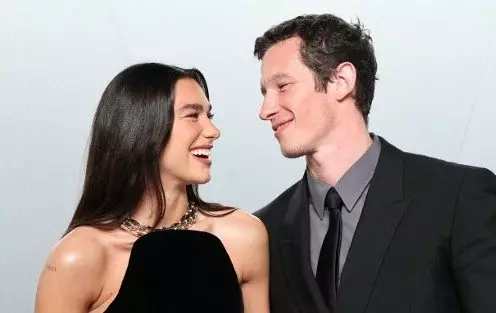FOTO & VIDEO, nunta anului în showbiz. Dua Lipa și Callum Turner le-au dat bani italienilor, să uite neplăcerile provocate