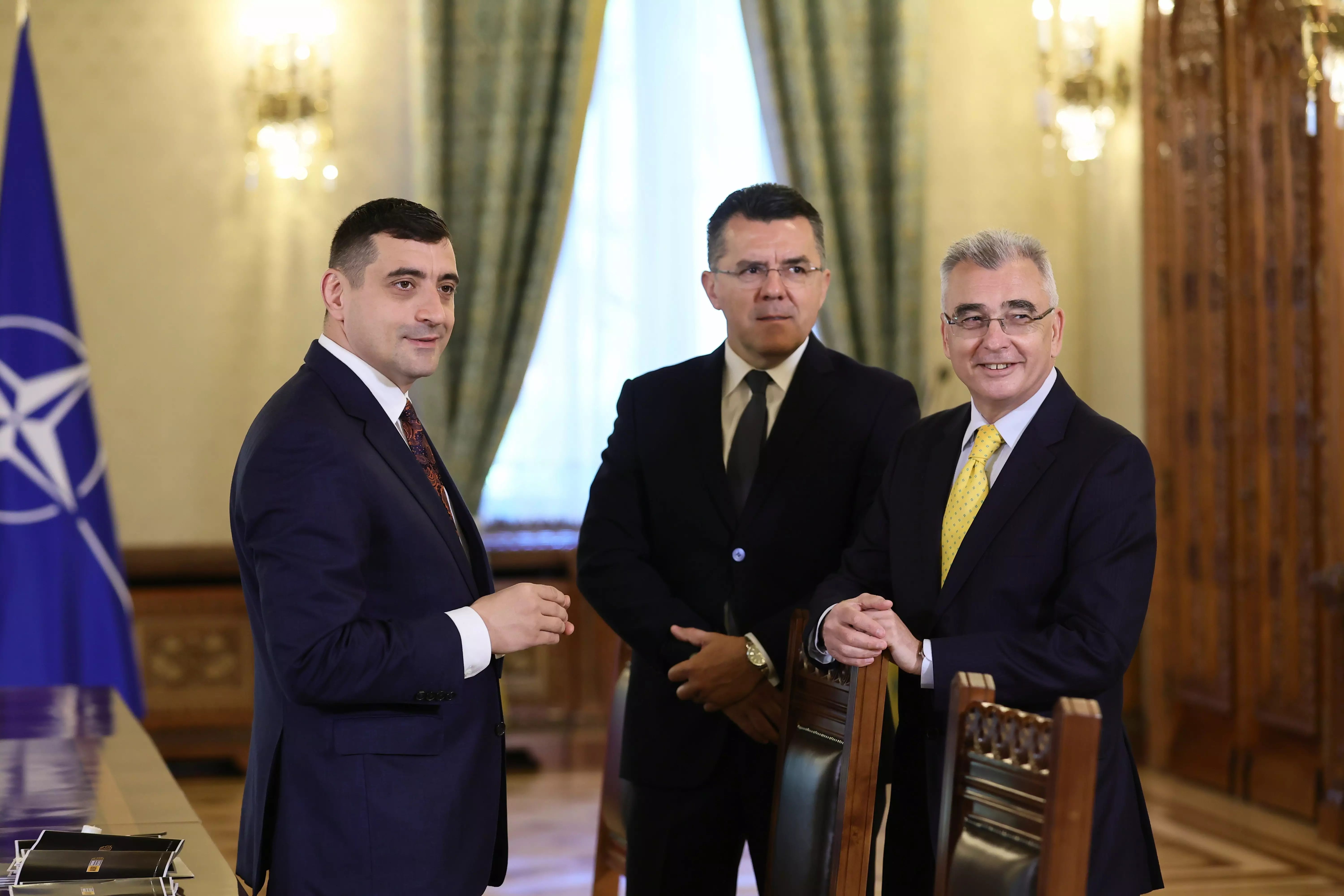 Surse: Pentru că nu are suficiente voturi, Adrian Veștea este dispus să negocieze inclusiv cu parlamentarii din AUR