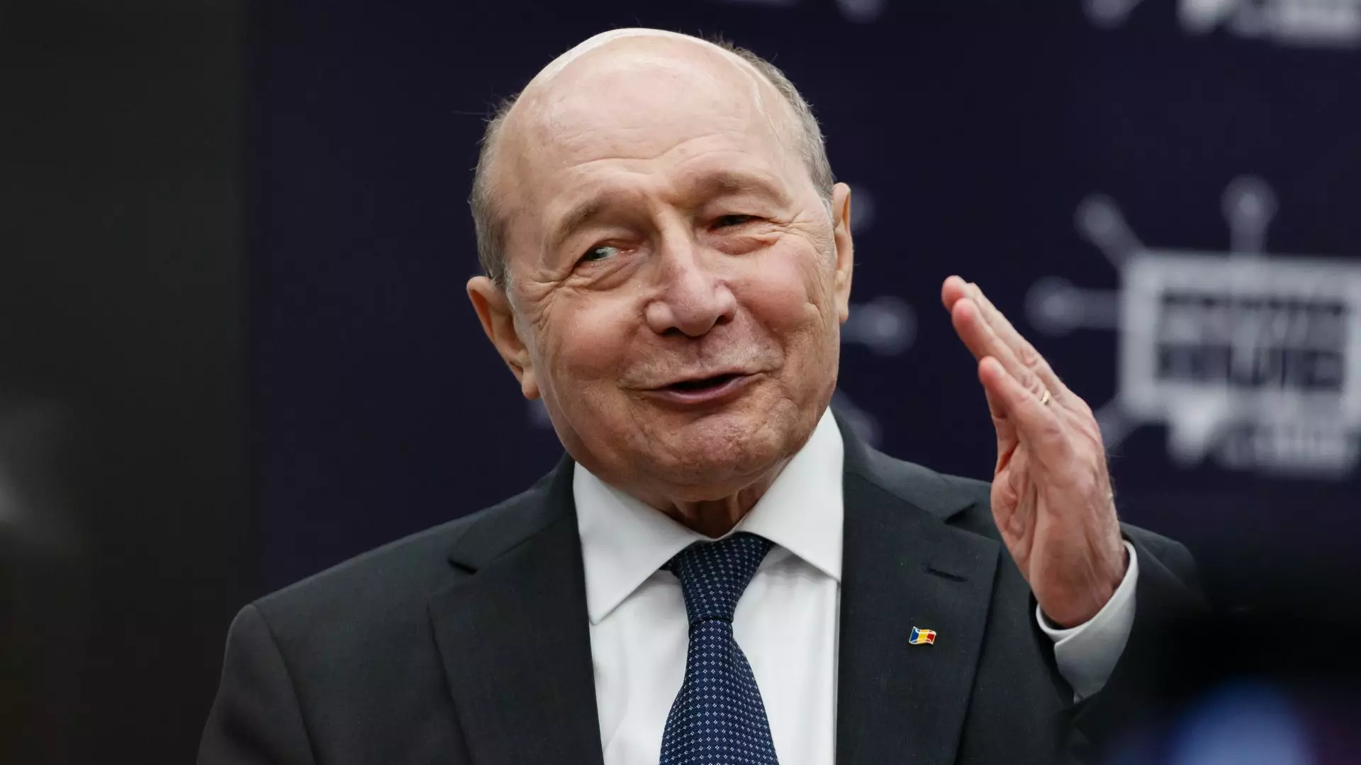 Mesajul lui Traian Băsescu despre blocajul privind nominalizarea premierului: „Mai vedem la toamnă!”