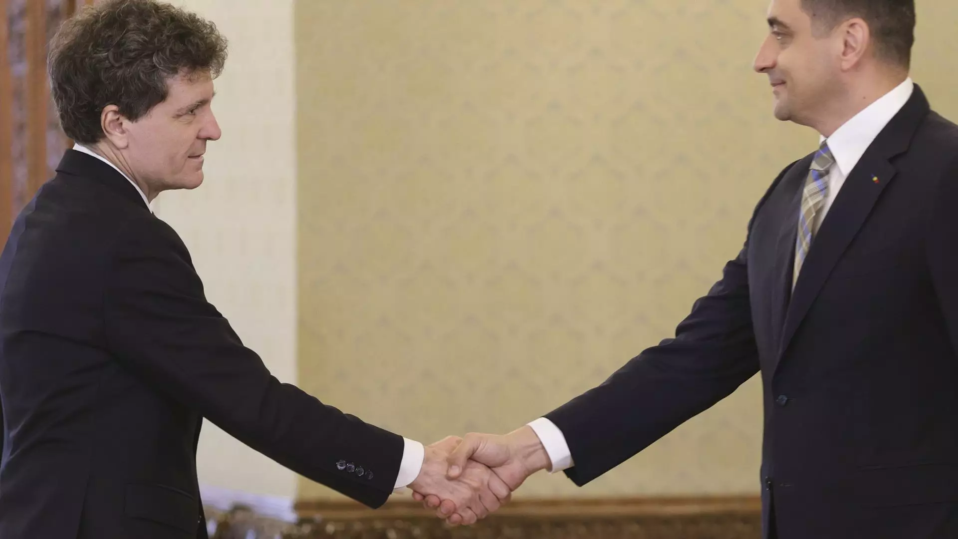 Simion (AUR): Începem demersurile pentru suspendarea lui Nicuşor Dan. Îl somăm să desemneze săptămâna aceasta un premier