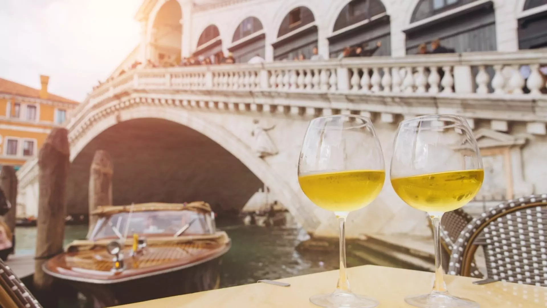 Taxa ascunsă din restaurantele din Italia. Ce este „coperto” și de ce te poți trezi cu ea pe nota de plată