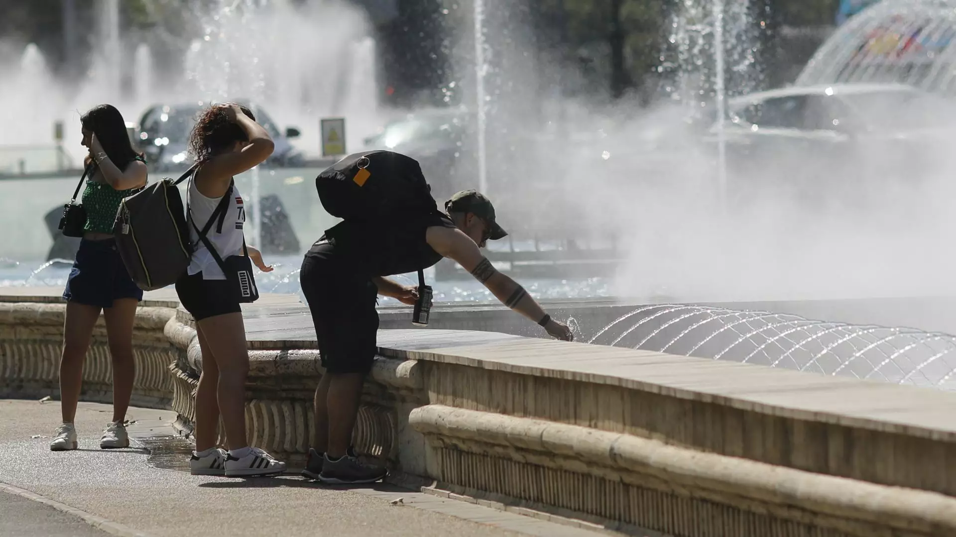 Când fi vârful valului de căldură în România. ANM: O „dorsală de aer foarte cald” va aduce temperaturi de aproape 40 de grade