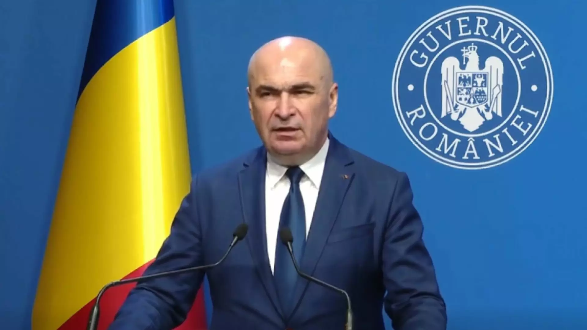 Fitch va anunța vineri dacă retrogradează România la „junk”. Bolojan: Din primăvară avem probleme generate de PSD
