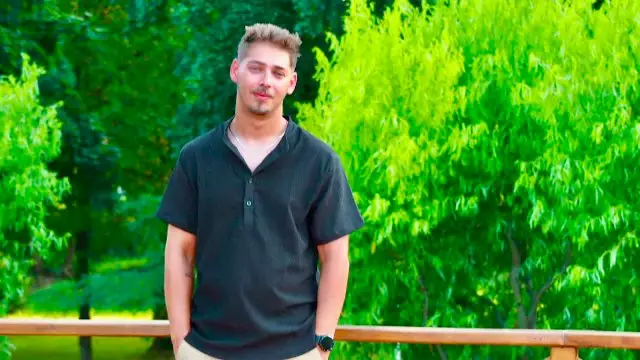 Cine este tânărul român de 26 de ani ucis pe trotuar de șoferul de Duster, în Brașov. Acasă îl așteptau familia și iubita