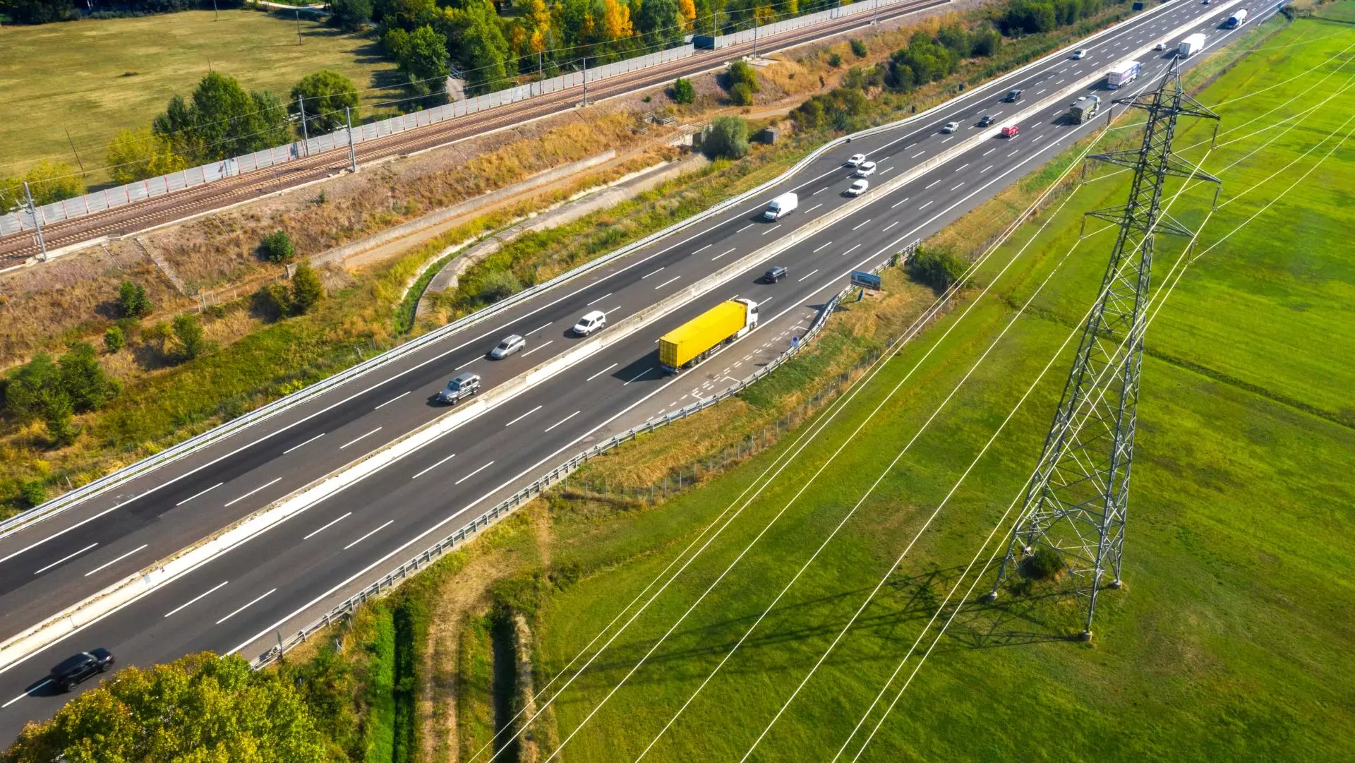 Doi români au condus 100 de km cu fiul mort pe bancheta din spate, fără să-și dea seama, în Italia. Credeau că doarme