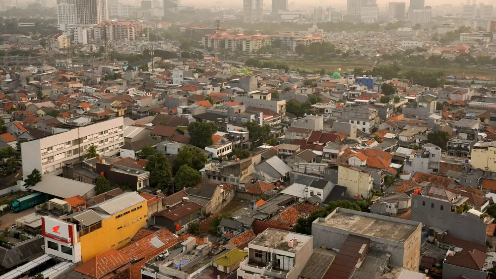 Cel mai populat oraș din lume se scufundă: 40% din metropolă se află sub nivelul mării. „Pericolul planează constant”
