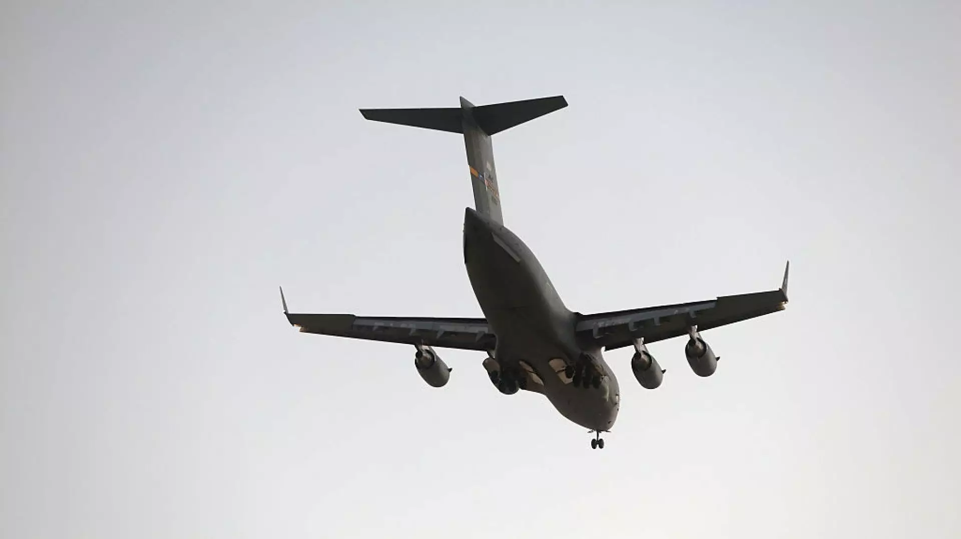 Un avion militar american a aterizat la Moscova. Kremlinul spune că nu are informații despre aeronavă