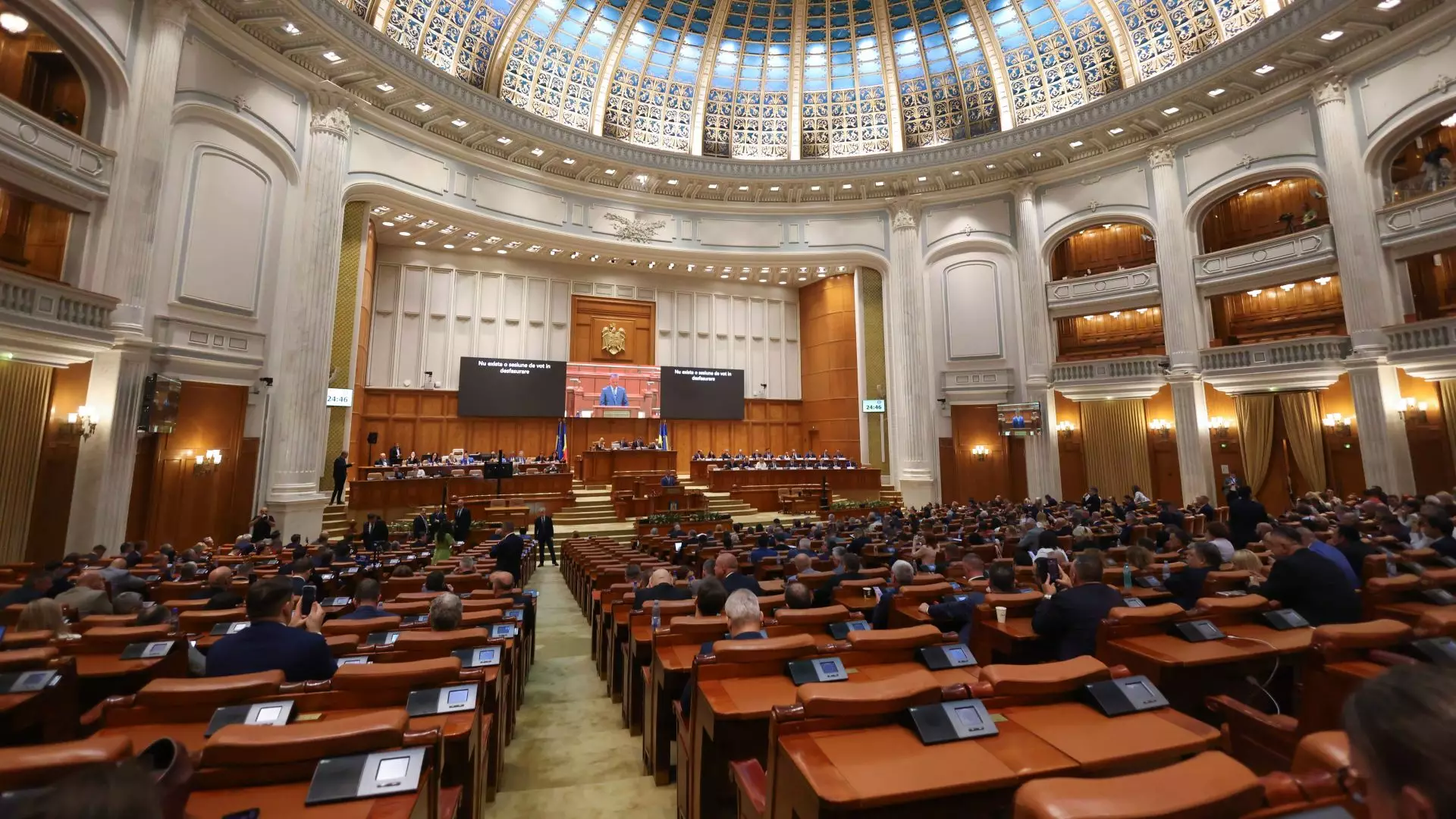 Peste 130 de zile fără Guvern cu puteri depline. Cine intră în cursa pentru premier și unde s-au blocat negocierile