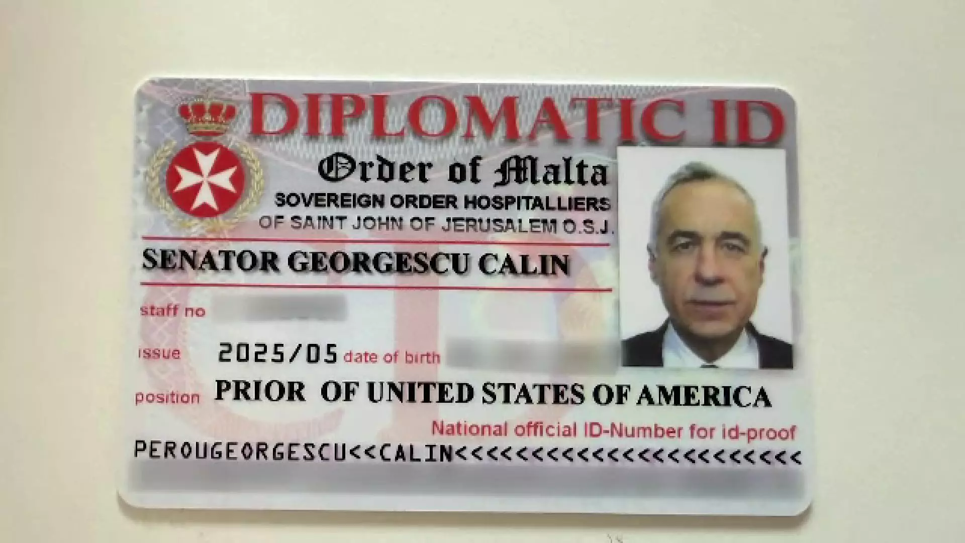 Ce este Ordinul Cavalerilor de Malta, organizația de pe legitimația falsă găsită acasă la Călin Georgescu. Ce rol are
