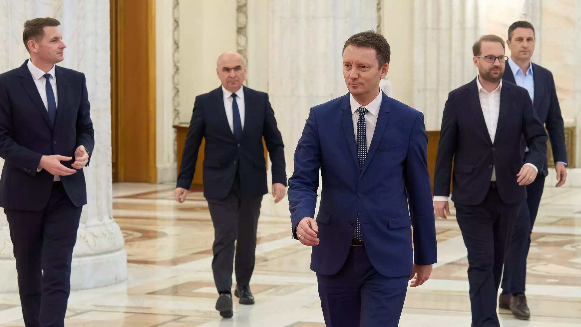„Puciștii” din PNL anunță că vor vota și ei Guvernul Mureșan. Câte voturi s-au adunat până acum din necesarul de 233