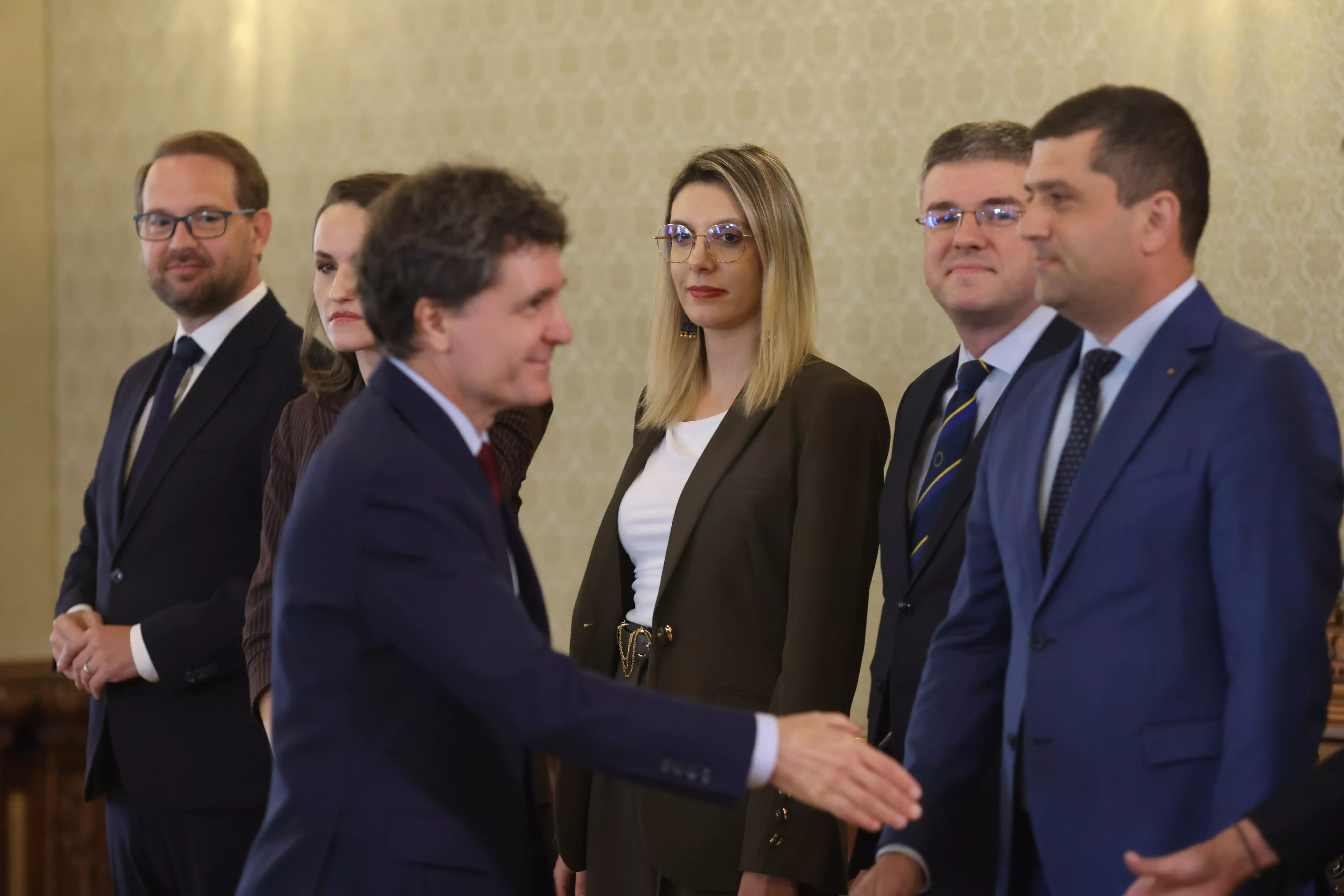 Consultări la Cotroceni. Delegația USR, după discuția cu Nicușor Dan: „Soluția anticipatelor, cea mai sinceră faţă de români”