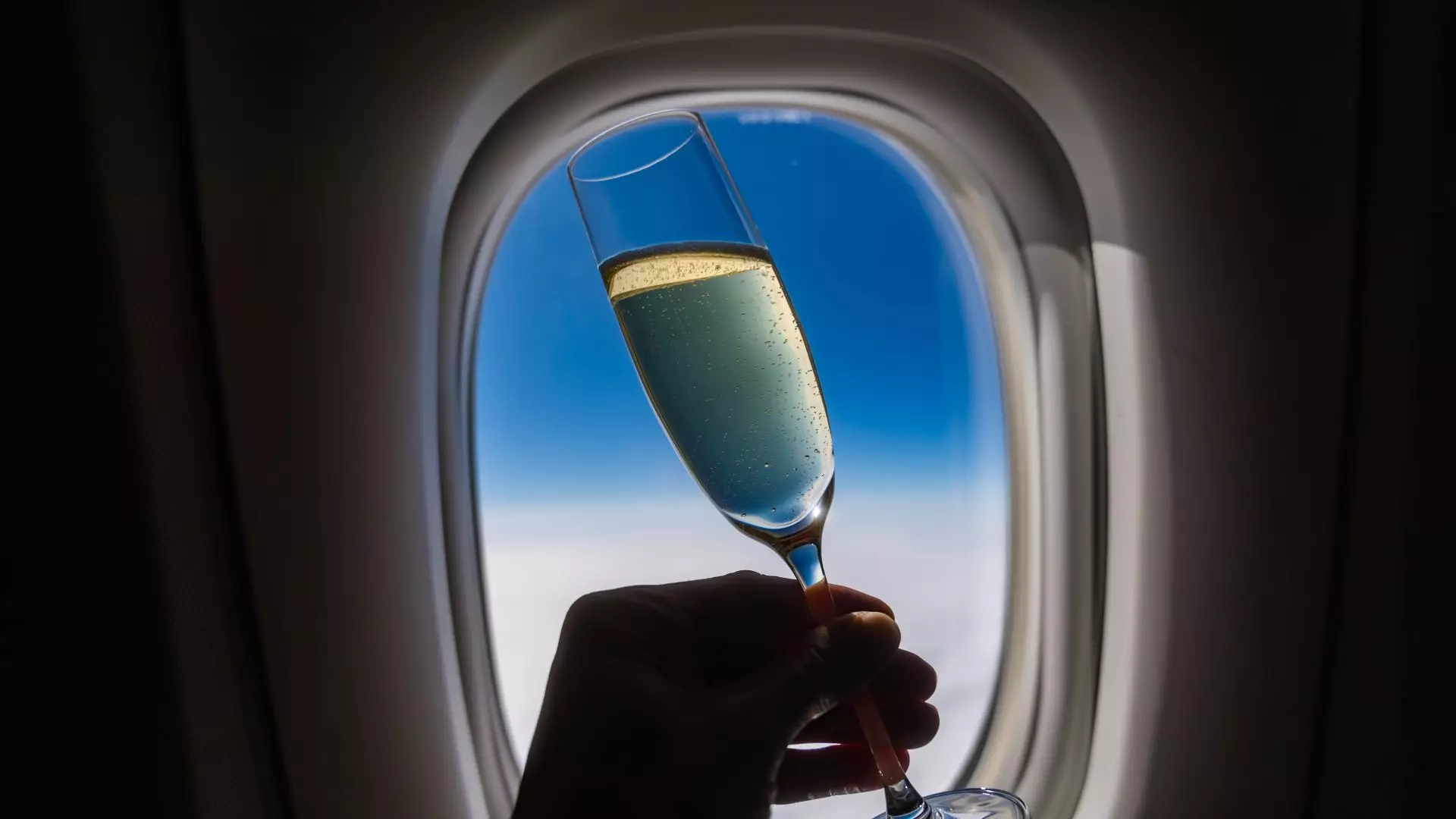 Transport privat până la avion, intrare separată și control discret pe aeroport, spa. Oferta Air France pentru cei bogați