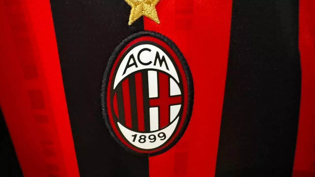 Fotbalistul român dorit de AC Milan: "Europa a luat foc, m-au sunat zeci de impresari"