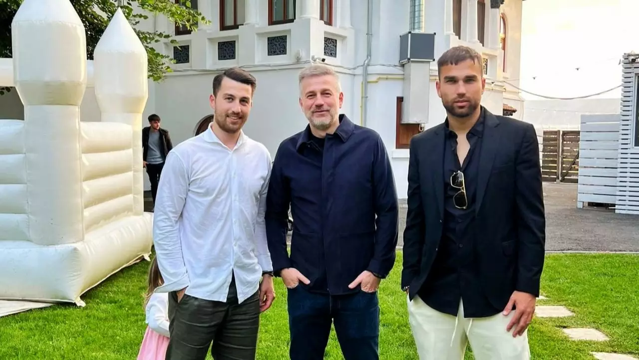 Fiul lui Anghel Iordănescu lucrează în Parlamentul României!