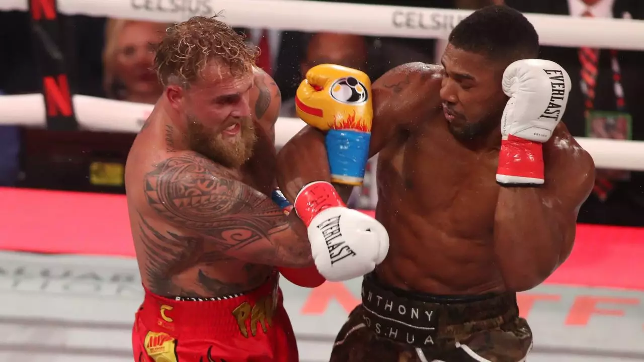 FOTO Cu gura ruptă, dar plin de bani! Jake Paul a șocat după ce a fost făcut KO